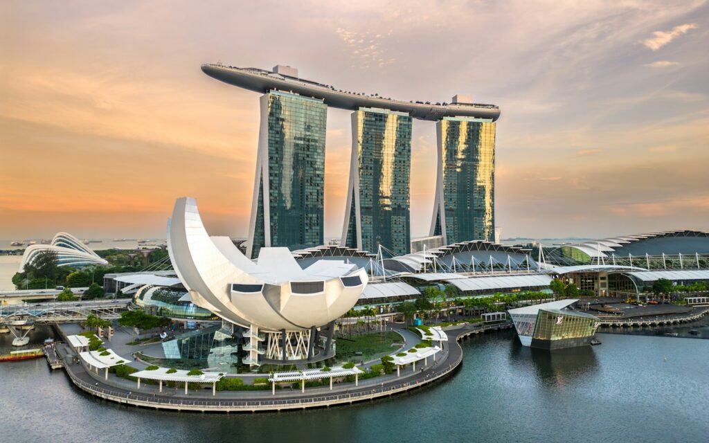 Skyline am Wasser als Motiv für die Expansion nach Südostasien